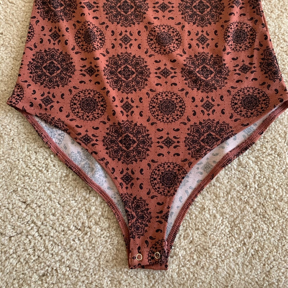 Patterned bodysuit - Picture 3 of 6